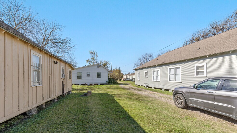 More Photos Of , Houston Multifamily For Sale