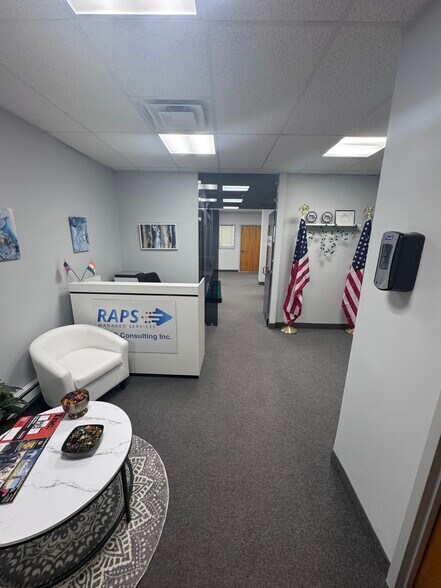 More Photos Of 505 Thornall St, Edison Office For Lease