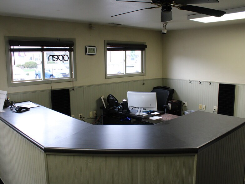 More Photos Of 523 S Main St, Fond Du Lac Auto Repair For Sale