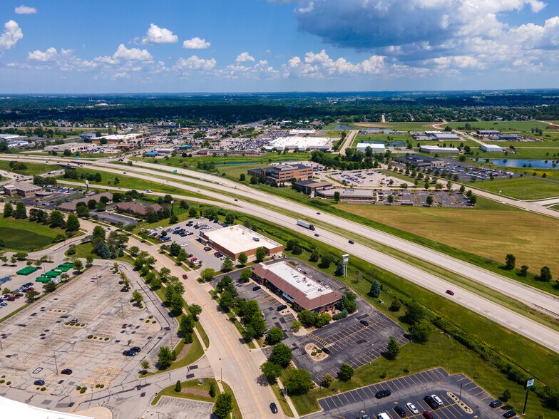 More Photos Of 2400 S Kensington Dr, Appleton Storefront Retail Office For Sale