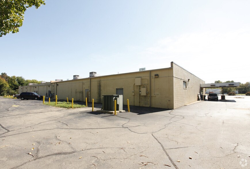 More Photos Of 56270-56330 Grand River Ave, New Hudson General Retail For Sale