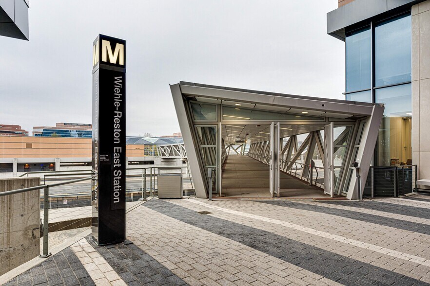 More Photos Of 1984 Isaac Newton Sq W, Reston Office For Lease