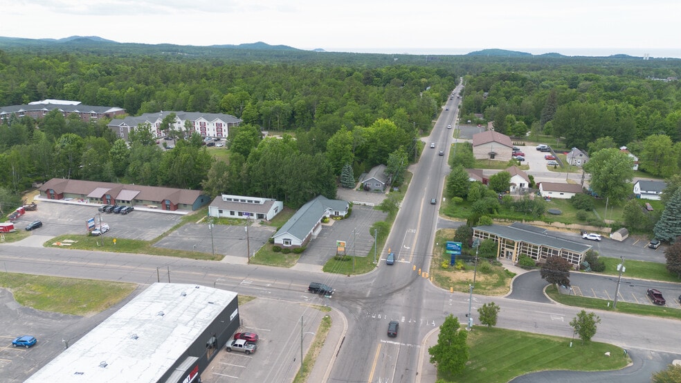 More Photos Of 375 N McClellan Ave, Marquette Office Residential For Sale