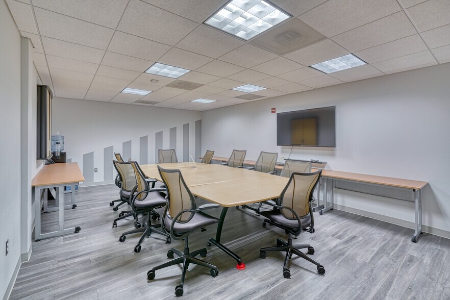 More Photos Of 438 N Frederick Ave, Gaithersburg Medical For Lease