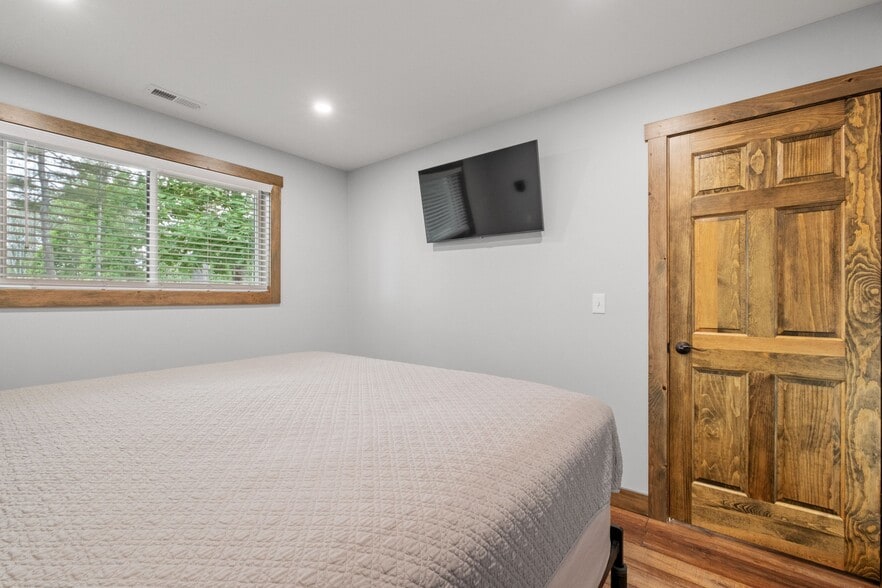 More Photos Of 291 Endicott St N, Laconia Hotel For Sale