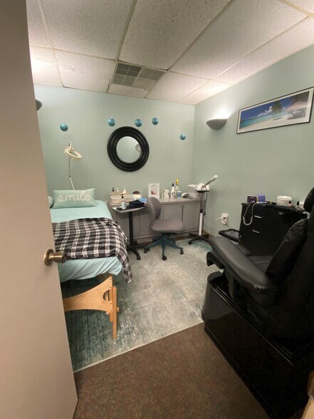 More Photos Of 55 S Progress Ave, Harrisburg Office For Sale