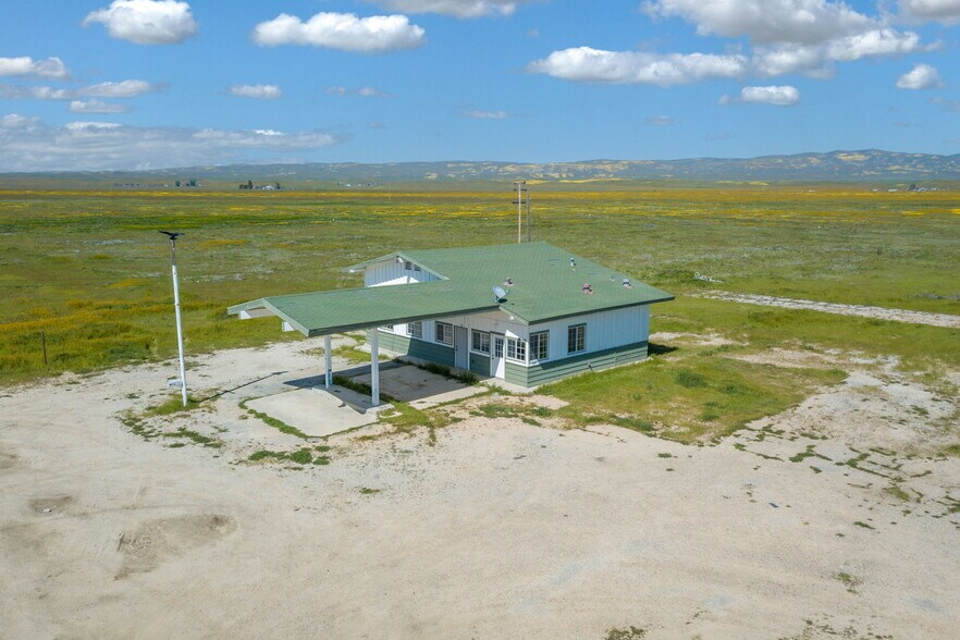 More Photos Of 12900 Soda Lake Rd, Santa Margarita Hotel For Sale