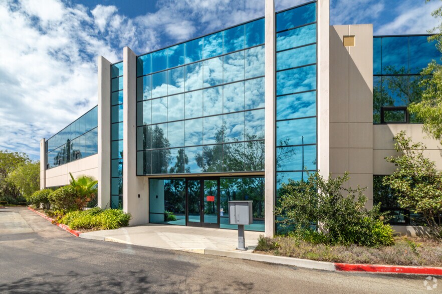 More Photos Of 3235 Executive Ridge, Vista Manufacturing For Sale