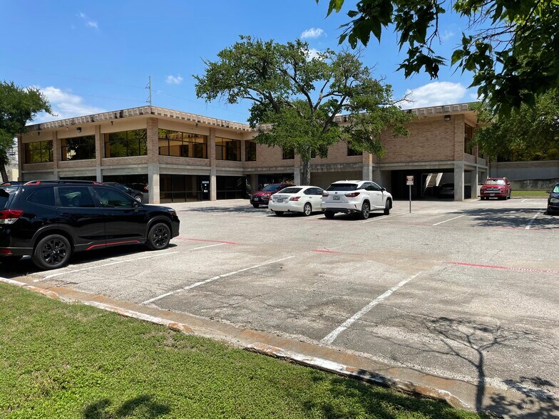 More Photos Of 5701 Maple Ave, Dallas Medical For Lease