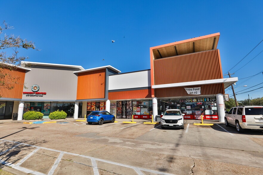 More Photos Of 8532-8540 Hammerly Blvd, Houston Unknown For Lease