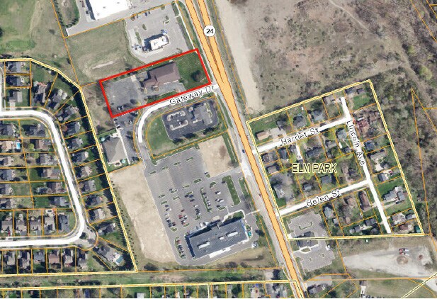 More Photos Of 485 Lapeer Rd, Oxford Office For Sale