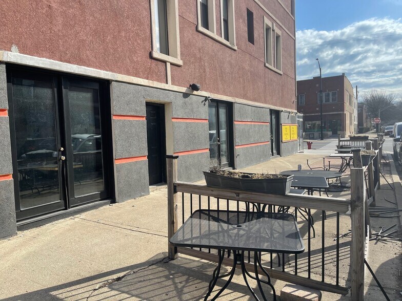 More Photos Of 2500 N Ashland Ave, Chicago Restaurant For Lease