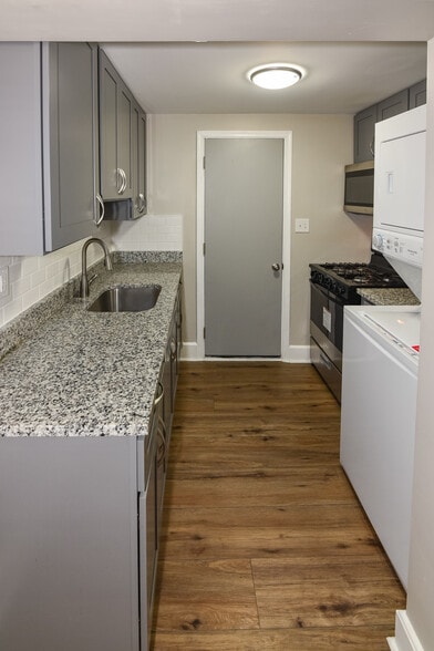 More Photos Of 15 Sollers Point Rd, Dundalk Multifamily For Sale