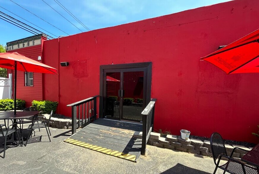 More Photos Of 742-746 Middle Country Rd, Selden Freestanding For Sale