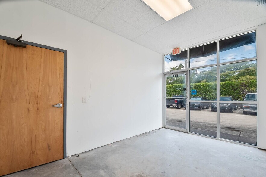 More Photos Of 1480 NE 131st St, Miami Warehouse For Sale