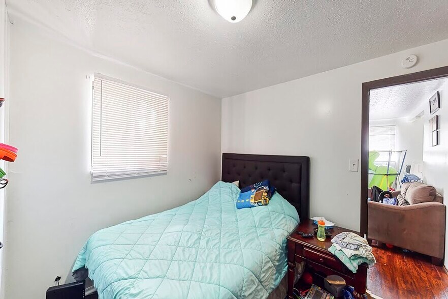 More Photos Of 420 Broadway Ave, McKees Rocks Apartments For Sale