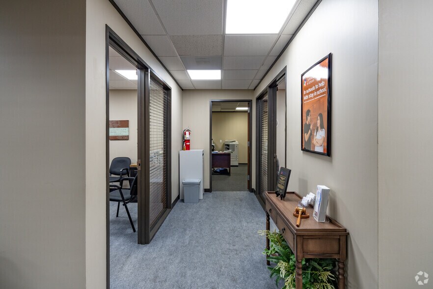 More Photos Of 303 E Main St, League City Office For Lease