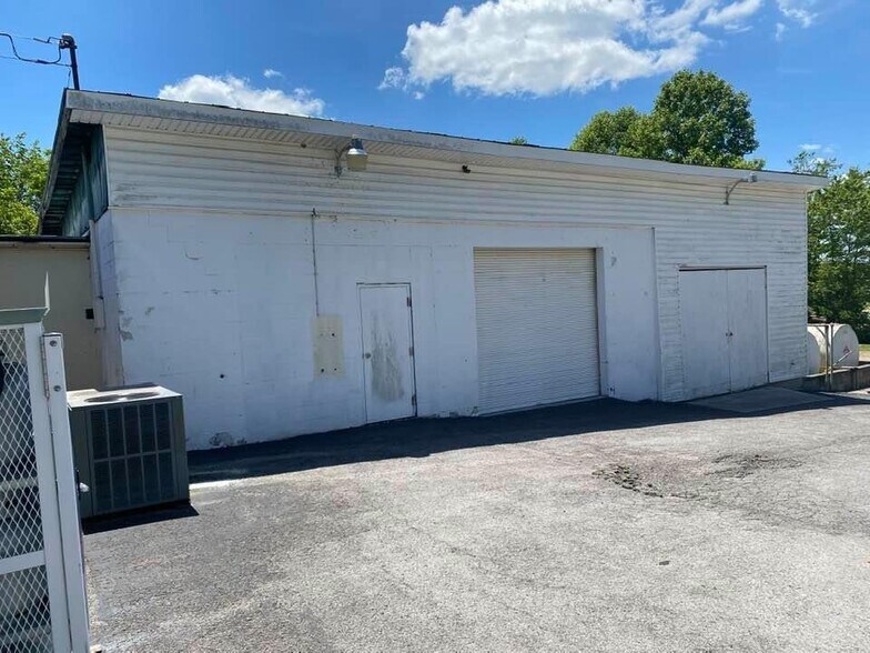 More Photos Of 34428 Sr 30, Pikeville Convenience Store For Sale