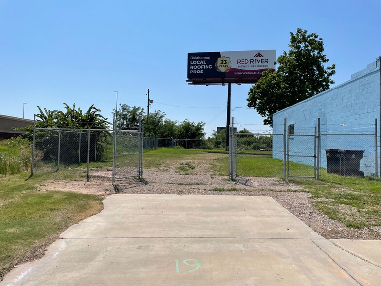 More Photos Of 11 S Western Ave, Oklahoma City Service For Lease