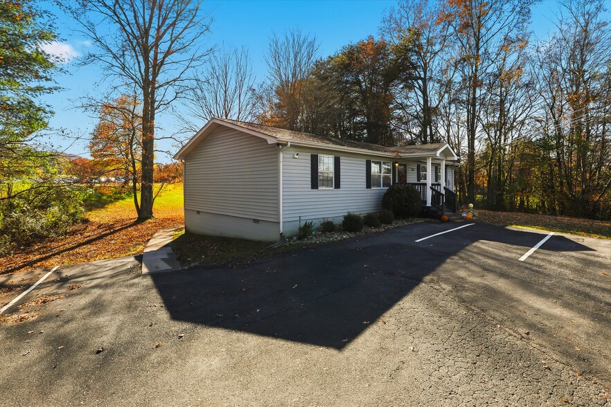 More Photos Of 7713 Oak Ridge Hwy, Knoxville Office For Sale