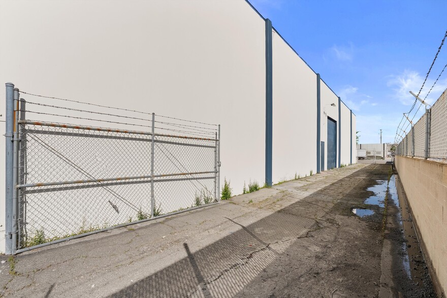 More Photos Of 6951 Oran Cir, Buena Park Warehouse For Lease