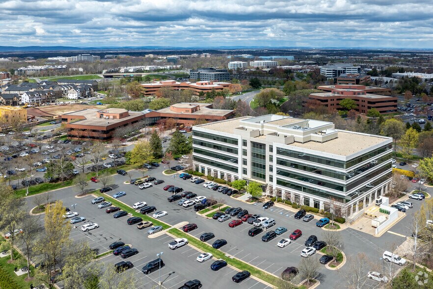 More Photos Of 14151 Park Meadow Dr, Chantilly Office For Lease