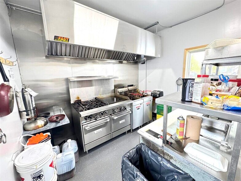 More Photos Of 109 Front St, Missanabie Hotel For Sale
