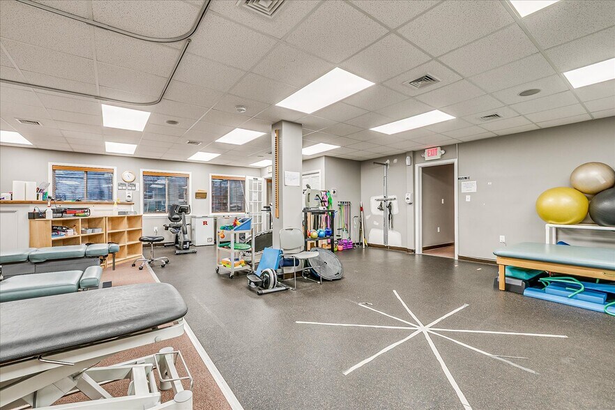 More Photos Of 72 Highway 27, Edison Medical For Sale