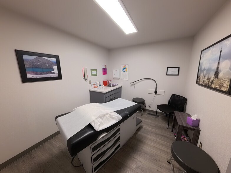 More Photos Of 1102 NE 4th St, Bend Healthcare For Lease