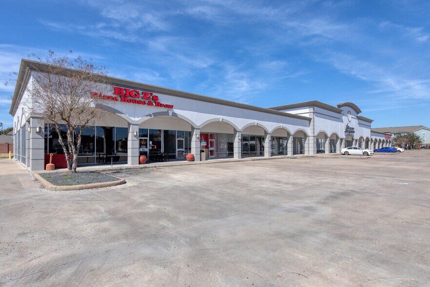 More Photos Of 2004 S Mason Rd, Katy Unknown For Lease