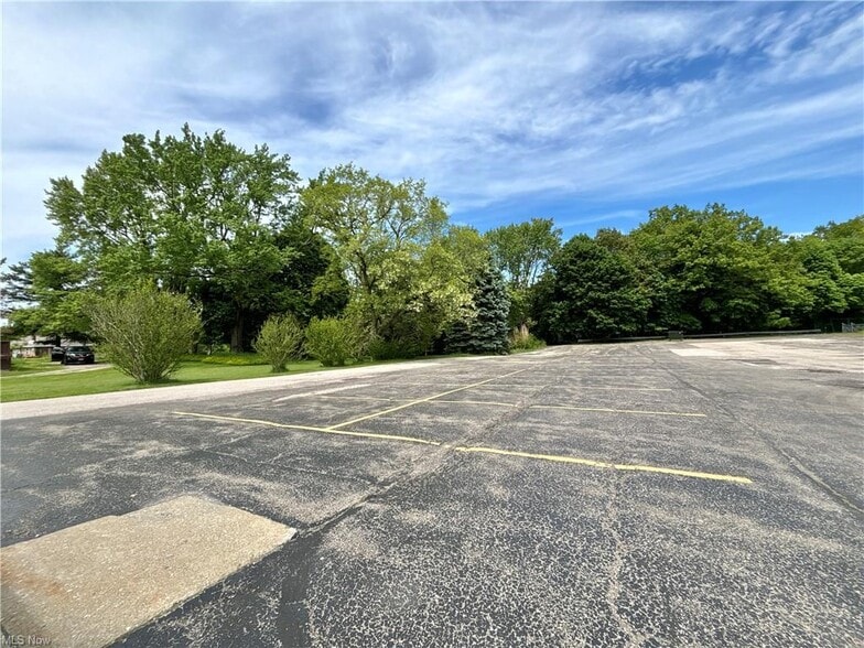 More Photos Of 3312 Lake Ave, Ashtabula Office For Sale