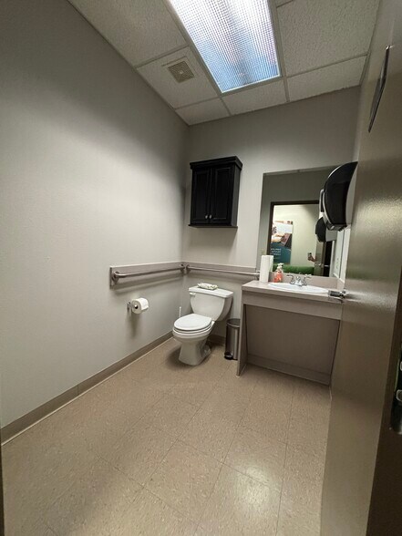 More Photos Of 3200 Long Prairie Rd, Flower Mound Office Residential For Lease