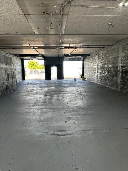 More Photos Of 111 NW 15th Pl, Pompano Beach Industrial For Lease