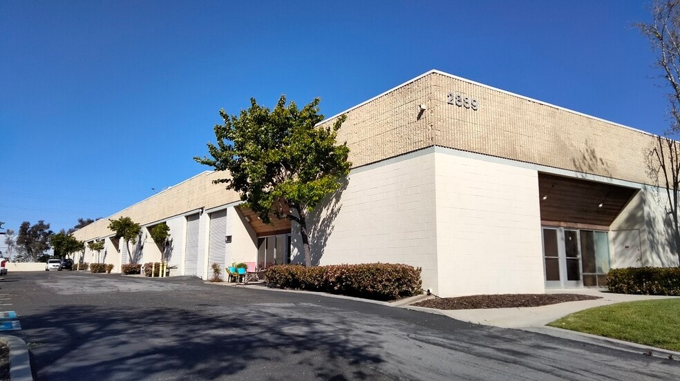 More Photos Of 2889 Bunsen Ave, Ventura Warehouse For Lease