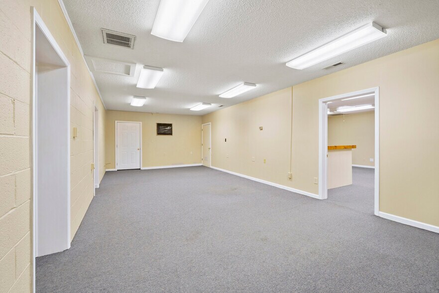 More Photos Of 104 N Dilling St, Kings Mountain Medical For Lease