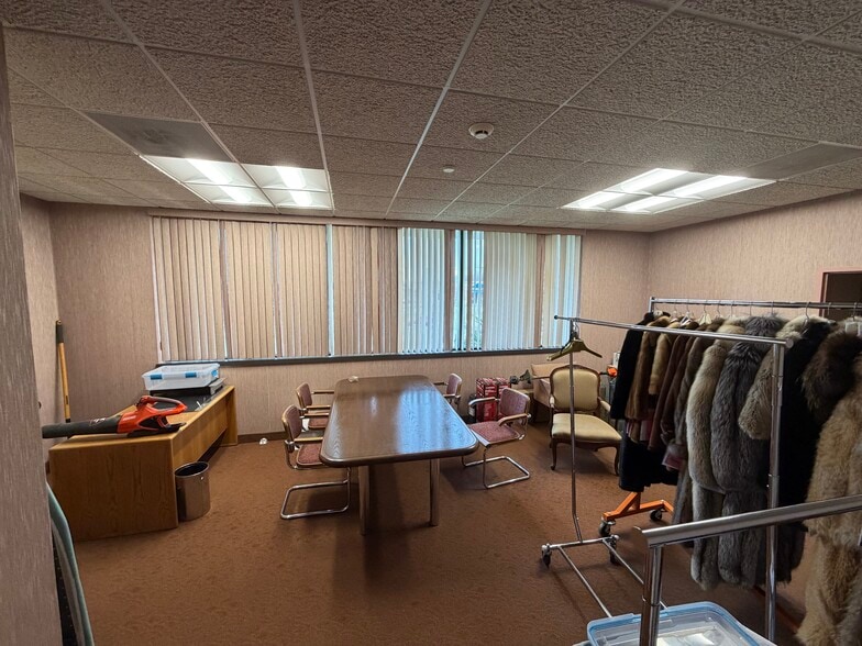 More Photos Of 9029 Metcalf Ave, Overland Park Freestanding For Sale