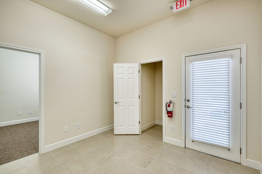 More Photos Of 1009 W Pecan St, Pflugerville Medical For Sale