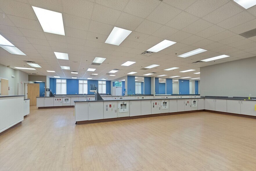 More Photos Of 1922 K M Wicker Memorial Dr, Sanford Medical For Lease