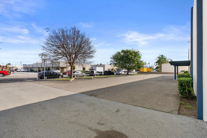 More Photos Of 6951 Oran Cir, Buena Park Warehouse For Lease