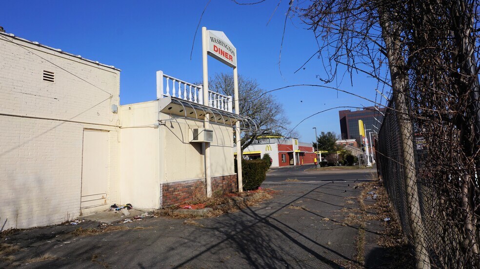 More Photos Of 175 Washington St, Hartford Restaurant For Lease