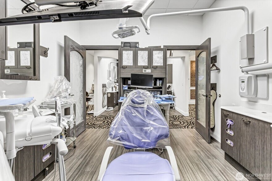 More Photos Of 15419 NE 20th St, Bellevue Medical For Sale