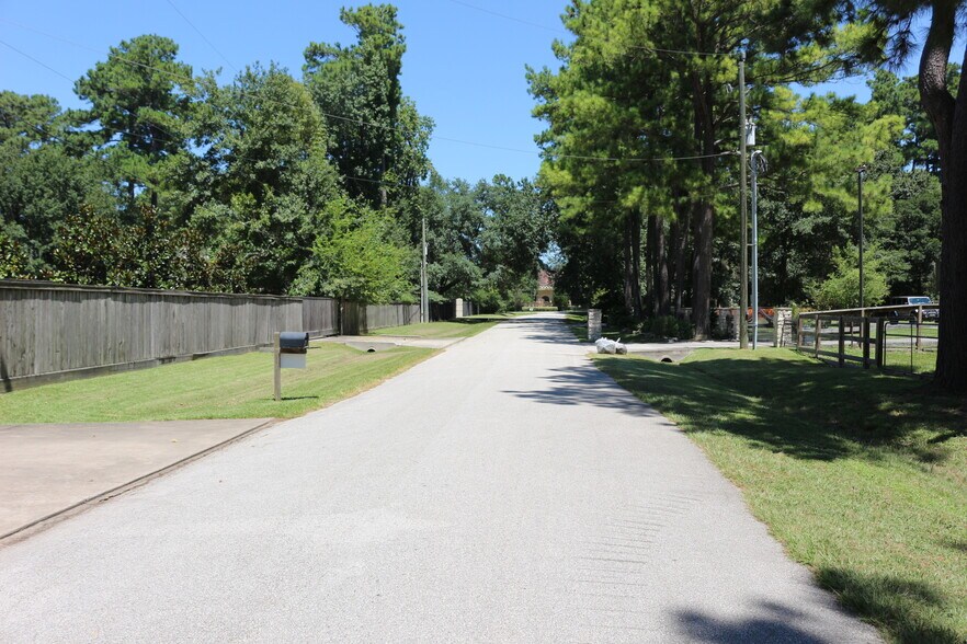 More Photos Of 13661 Vermarion Rd, Houston Medical For Lease