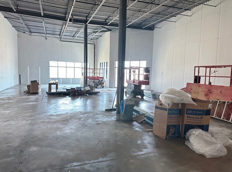 More Photos Of 15 Rice Rd, Welland General Retail For Lease