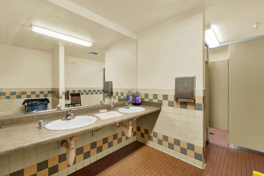 More Photos Of 814 Court St, Woodland Rehabilitation Center For Sale