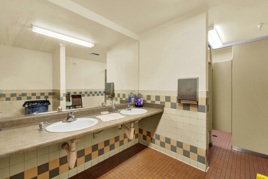 More Photos Of 814 Court St, Woodland Rehabilitation Center For Sale