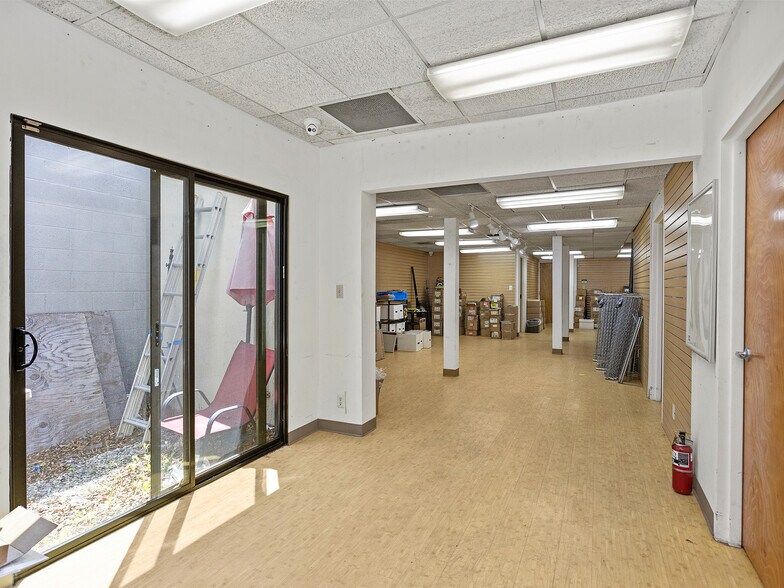 More Photos Of 4708-4710 W Magnolia Blvd., Burbank General Retail For Sale