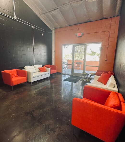 More Photos Of 714 N Massachusetts Ave, Lakeland Loft Creative Space For Lease