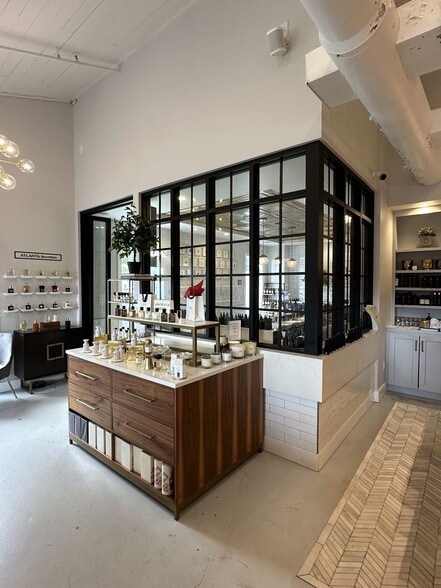 More Photos Of 26 Jones Ave, Alpharetta Freestanding For Lease