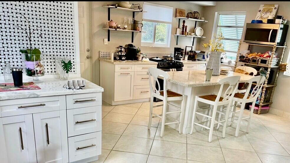 More Photos Of 74450 Overseas Hwy, Islamorada General Retail For Sale