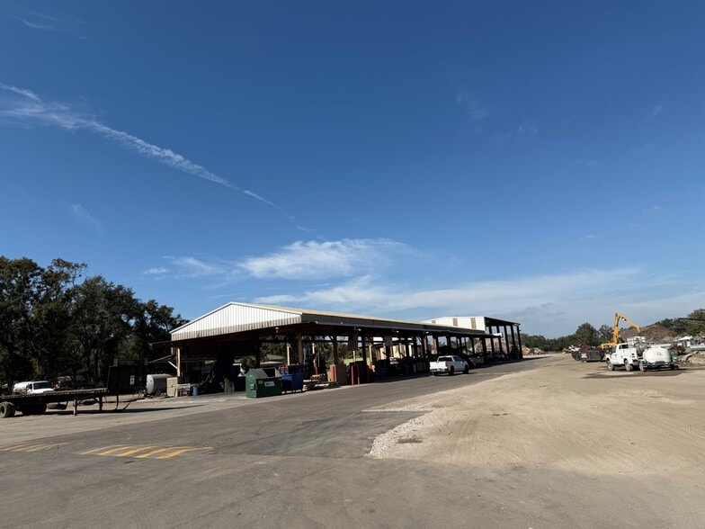 More Photos Of 7314 Nundy Ave, Gibsonton Warehouse For Lease